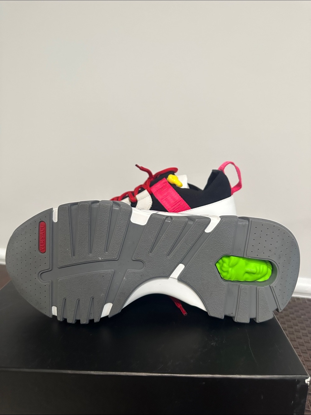 Versace White Black Sneakers Authenticity Cards - Picture 9 of 9
